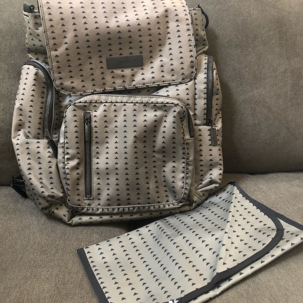 JuJuBe Be Sporty Black Olive